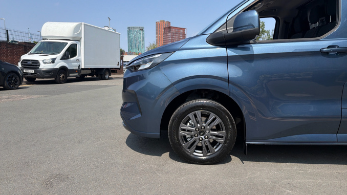 Ford Transit Custom 280 L1 Diesel Fwd 2.0 EcoBlue 136ps H1 Van Limited Auto - Image 17